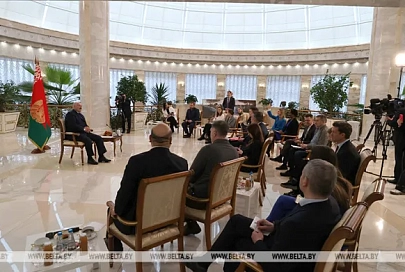 Лукашенко: мы хотим построить порт в Мурманске и использовать Северный морской путь