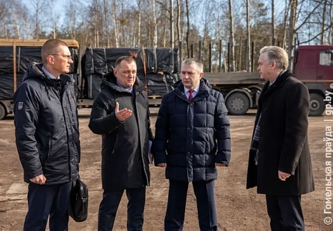 Безопасность и экономическая стабильность государства: Иван Крупко встретился с коллективом Ельского лесхоза