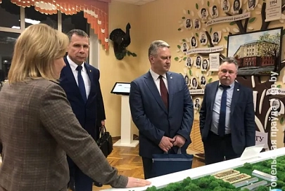 Представители предприятий Гомельщины и Кировской области России подписали соглашения о поставках продукции