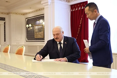 Очень недружественный шаг в духе американского шоу. Лукашенко высказался про сбитый над США шар