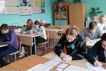 Ёсць такая традыцыя… Баравікоўская сярэдняя школа адзначыла Міжнародны дзень роднай мовы