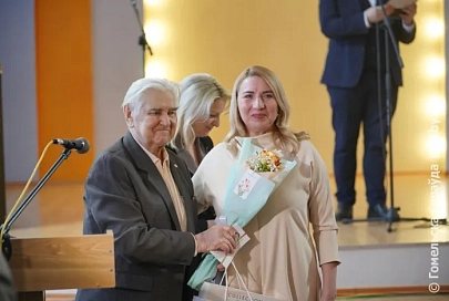 Ярче только звезды. Миротворцы Гомельщины поздравили активисток фонда мира с наступающим праздником