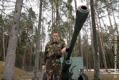 Ему хаки к лицу. Научный сотрудник областного музея военной славы Дмитрий Горбаль может часами говорить про бронетехнику, авиацию и корабли