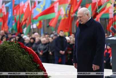 Глава государства в Хатыни возложил венок в память о жертвах трагедии
