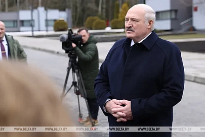 Лукашенко прокомментировал поставки Британией Киеву снарядов с обедненным ураном