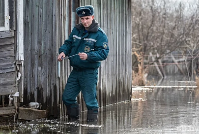 Репортаж из эпицентра подтоплений на Гомельщине, рекомендации сотрудников МЧС и прогнозы Белгидромета