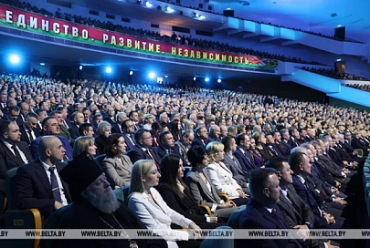 Лукашенко: на горизонте замаячила третья мировая с ядерными пожарами, путь один - переговоры