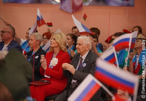 Новые соглашения и березовая аллея: в Гомеле проходит Международный форум юных миротворцев «Мы вместе!»
