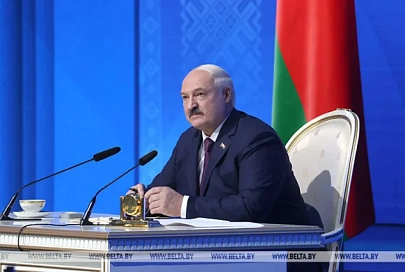 "Светлане надо домой". Лукашенко советует беглым возвращаться на родину