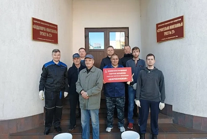 Коммунисты в деле: депутаты благоустраивали центральные улицы областного центра