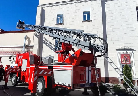 Без паники: в гомельском кинотеатре имени Калинина прошли учения МЧС