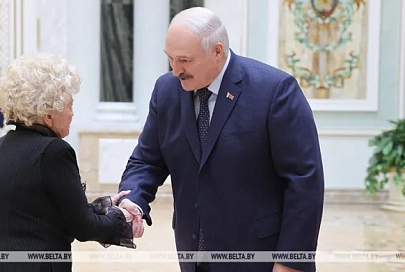 "Такие люди сейчас на вес золота". Глава государства дал боевое задание известной белорусской фронтовичке и всем ветеранам