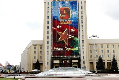 Глава государства поздравил зарубежных лидеров с Днем Победы