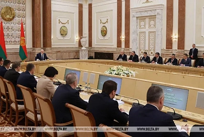 Лукашенко о наращивании доли отечественных лекарств: лежим и не шевелимся