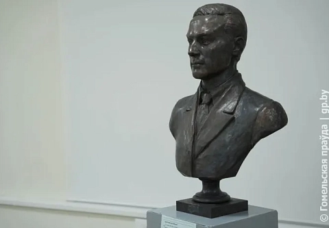 Мировая величина: в ГГУ имени Ф.Скорины теперь есть бронзовый бюст Льва Выготского