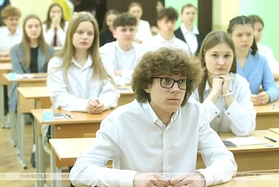 Результаты первого ЦЭ: по русскому языку 100 баллов получили 482 выпускника, по белорусскому - 413
