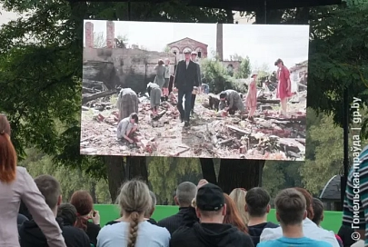 В гомельском парке на один вечер развернулся семейный кинотеатр под открытым небом