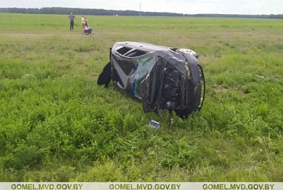 В Светлогорском районе опрокинулась легковушка, водитель погиб