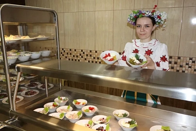 Первое, второе и компот: в столовой Мозырской ТЭЦ устроили День национальной белорусской кухни