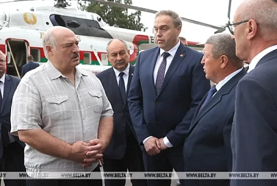 У кого больше влияния - министра или замгубернатора? Лукашенко на ногах обсудил кадровый вопрос