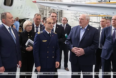 Лукашенко доложили о перспективах развития Минского завода гражданской авиации