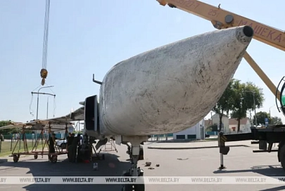 ФОТОФАКТ: В Житковичах приступили к сборке и монтажу макета самолета СУ-24 М
