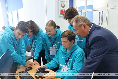 "Чтобы не пропали эти ребята". Лукашенко поручил проработать механизм приема в вузы учащихся технопарка