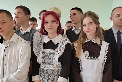 Глава депутатского корпуса области Екатерина Зенкевич поздравила учеников и педагогов Солонской школы Жлобинского района с Днем знаний