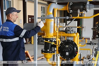 Лукашенко поздравил работников и ветеранов нефтяной, газовой и топливной промышленности с профессиональным праздником