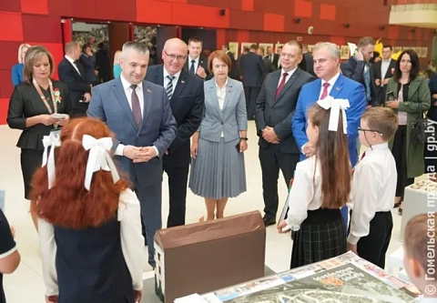 Под звуки Президентского оркестра: торжественное собрание, посвященное Дню народного единства 