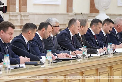 Глава государства требует от губернаторов не устраняться от вопросов образования