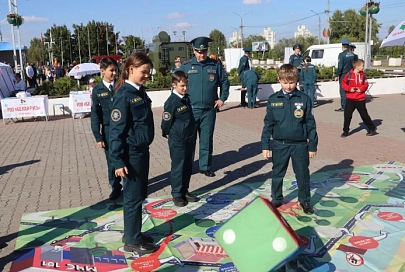 Фоторепортаж. Возле Ледового дворца в Гомеле прошло мероприятие в рамках Единого дня безопасности