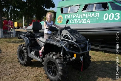 В парке Победы горпоселка Комарин для участников праздничных мероприятий работали локации «80 лет мира и созидания»