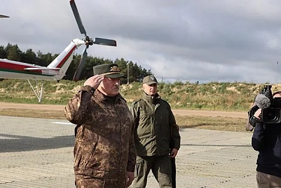 Лукашенко знакомится с организацией узла сопротивления укрепрайона в Брестской области