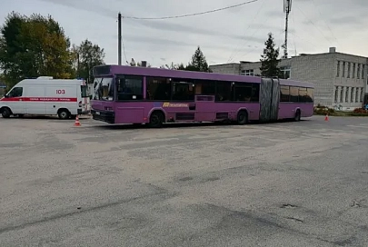 В Жлобинском районе ногу мальчика придавило колесом автобуса