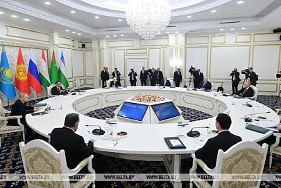 Лукашенко призвал партнеров по СНГ не прятать голову в песок, а критичнее оценить ситуацию в Содружестве 