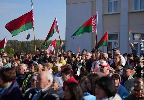 Мы вместе – За Беларусь! Народно-патриотическая акция профсоюзов продолжила праздник в Лоеве 