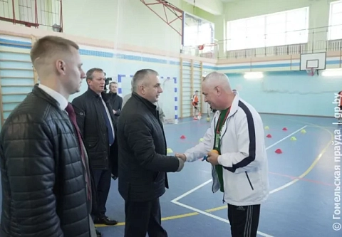 Выпускникам пророчат большое будущее: Иван Крупко посетил Чечерскую ДЮСШ 