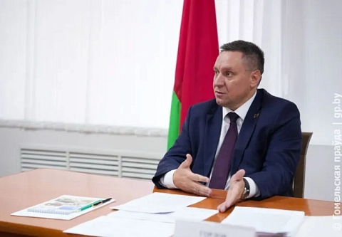 Детям нужен семейный капитал, сельчанам – Дом культуры: Юрий Горлов провел прием граждан в Лоевском районе