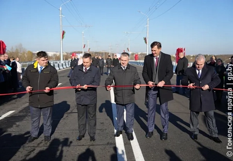 Подарок к празднику: после капитального ремонта в Гомеле открыли Новобелицкий путепровод