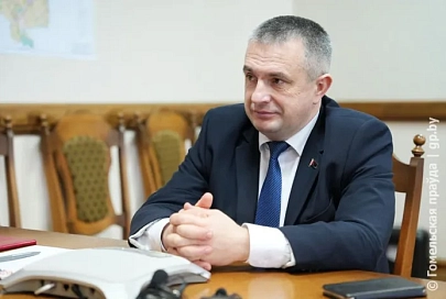 Новые остановки и современные спортплощадки: председатель облисполкома провел прямую линию и прием граждан в Корме