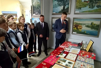 Свидетели времени: школьники из Гомеля собрали уникальную коллекцию атрибутов 40-х годов прошлого века 