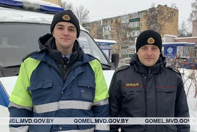 В Светлогорске милиционеры спасли женщину, которая собиралась прыгнуть из окна четвертого этажа