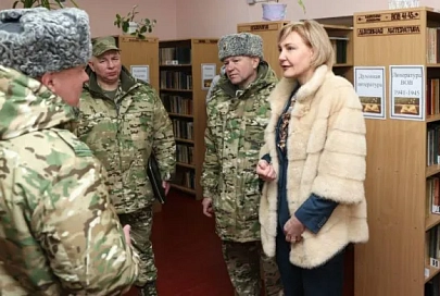 В Гомеле Чуприс передала сладкие угощения от главы государства осужденным несовершеннолетним
