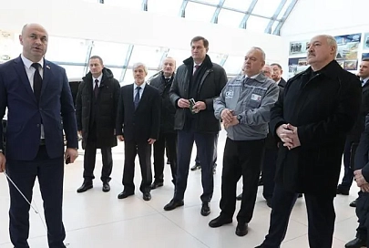 Лукашенко поручил правительству во что бы то ни стало удовлетворить спрос населения на отечественные авто