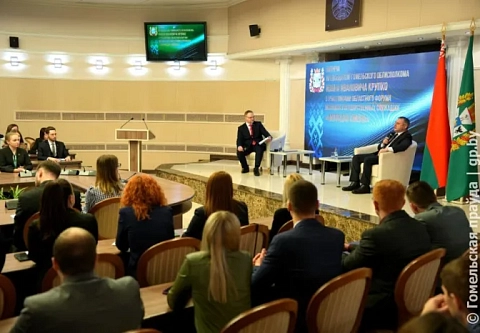 Подрастающая смена: участники регионального форума молодых госслужащих встретились с губернатором Иваном Крупко