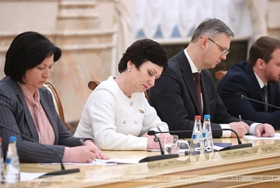 Лукашенко советует живым словом бороться с фейками и дезинформацией