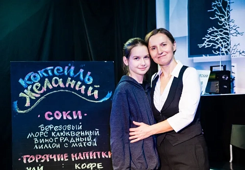 Влюбленные в Мельпомену: мама и дочка Михальцовы вместе выходят на сцену в любительском театре