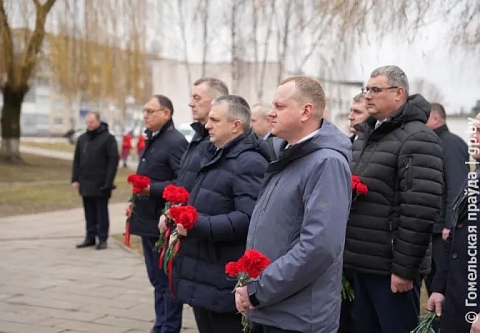 Принципиальная гражданская позиция и безграничная любовь к Родине: в Хойниках прошел митинг в честь 35-й годовщины вывода советских войск из Афганистана