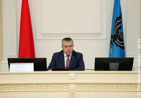 Закрытая пиццерия и нехватка парковочных мест: председатель облисполкома Иван Крупко провел в Мозыре прямую линию